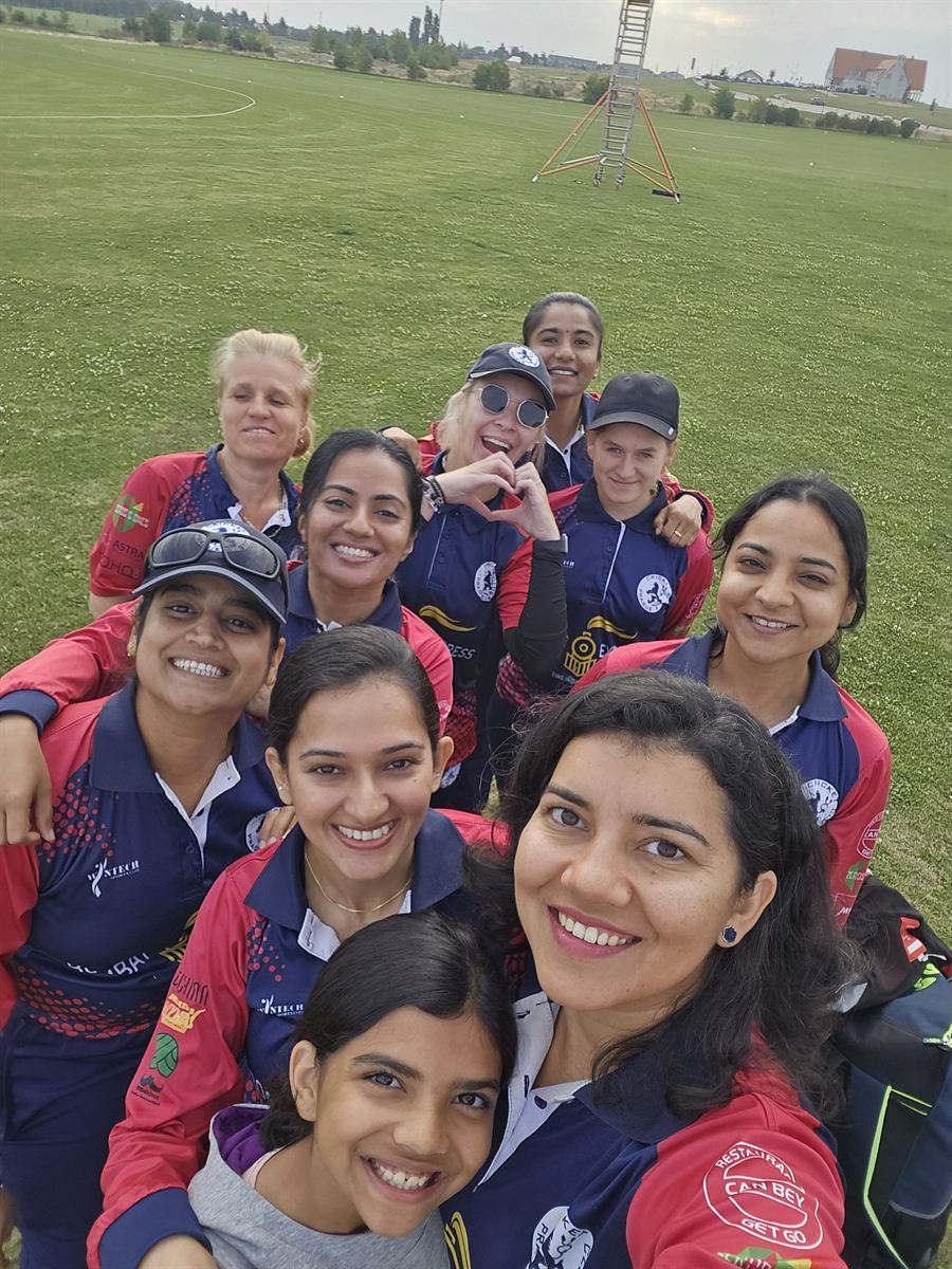 Pratibha C and the team together at the ground